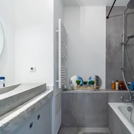 Superbe 2 Pieces Clim Et Parking דירה *