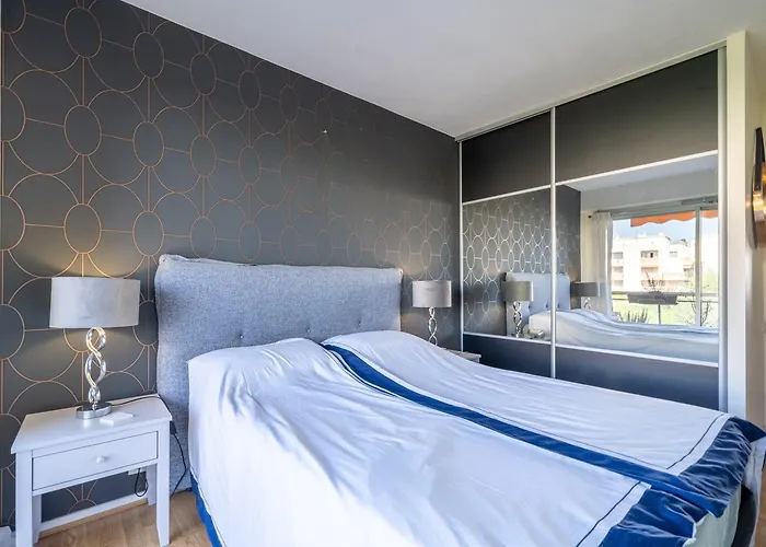 شقة Superbe 2 Pieces Clim Et Parking *